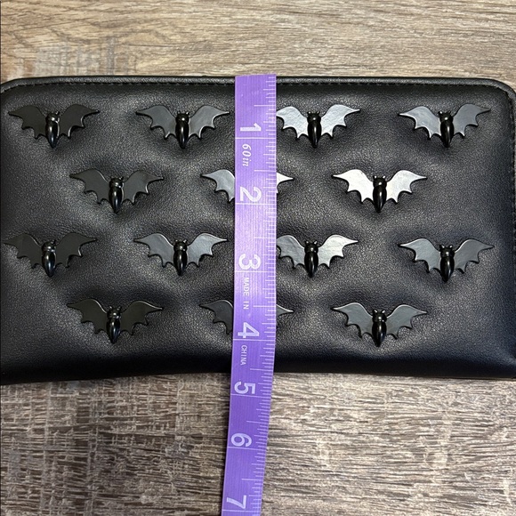 NWT Betsey Johnson Halloween Bats Zip Around Wallet Clutch - Picture 9 of 9